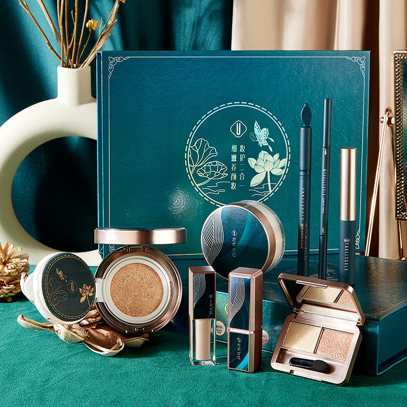 A Box Of Eight-Piece Floral Jade Jade Makeup Set
